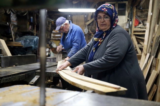 Karı koca 41 yıldır balıkçı kayıkları yapıyor