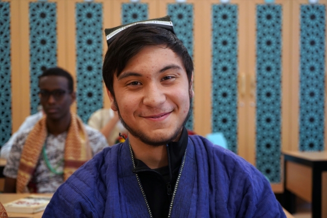 63 ülkeden öğrenci aynı lisede eğitim görüyor