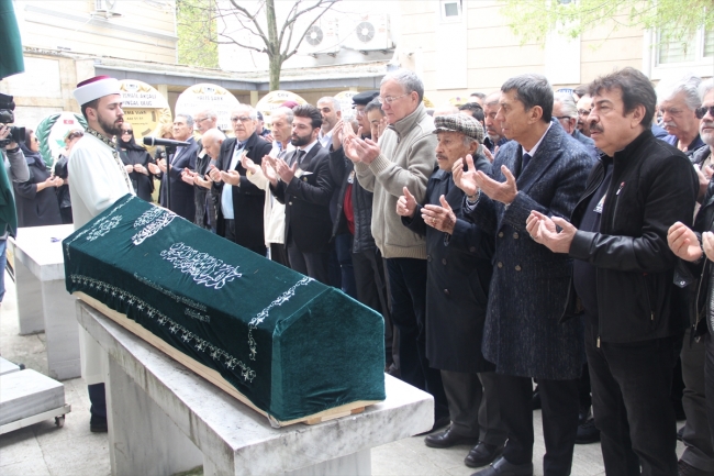 Sanatçı Yaşar Özel son yolculuğuna uğurlandı