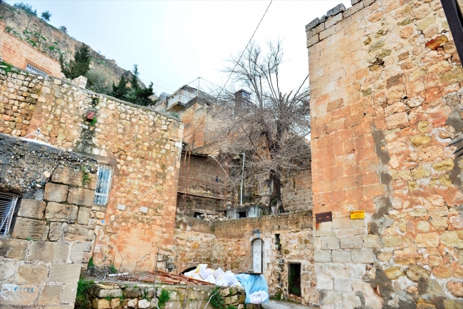 Mardin'de 600 yıllık medreseye ait vakfiye bulundu