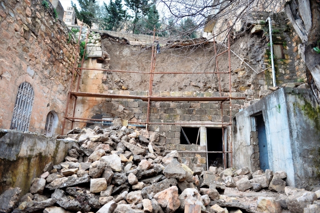 Mardin'de 600 yıllık medreseye ait vakfiye bulundu