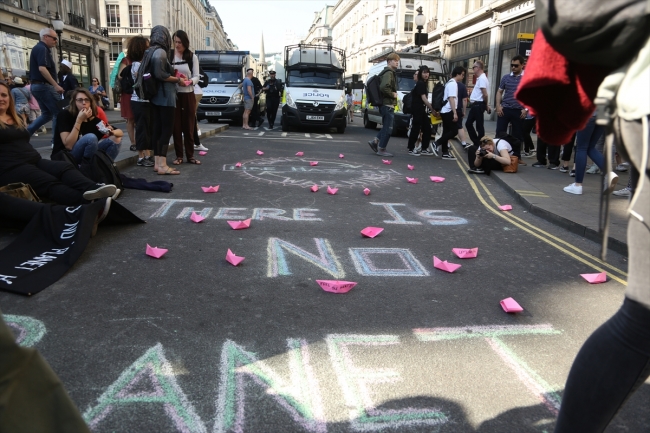 Londra'daki çevreci işgal eyleminde gözaltı sayısı 750'yi geçti