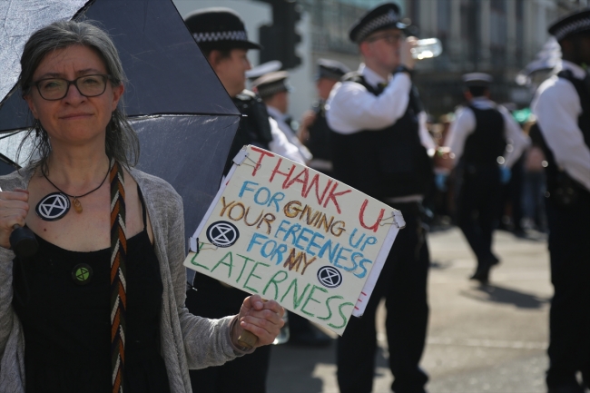 Londra'daki çevreci işgal eyleminde gözaltı sayısı 750'yi geçti