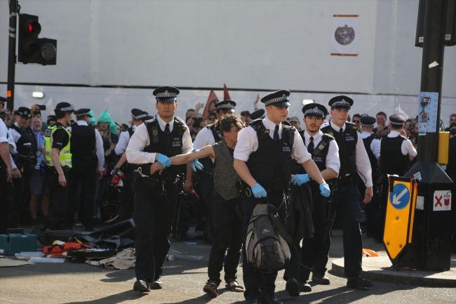 Londra'daki çevreci işgal eyleminde gözaltı sayısı 750'yi geçti