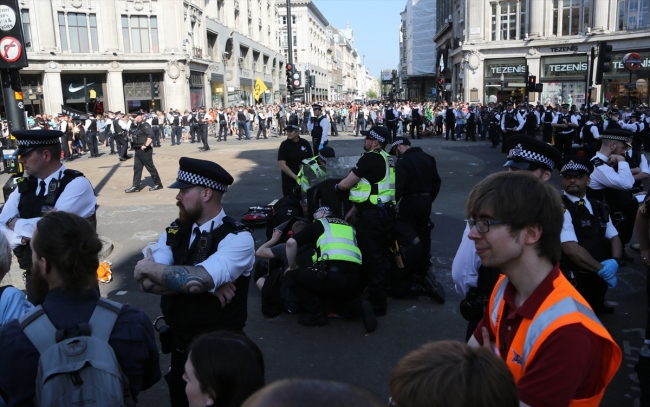 Londra'daki çevreci işgal eyleminde gözaltı sayısı 750'yi geçti