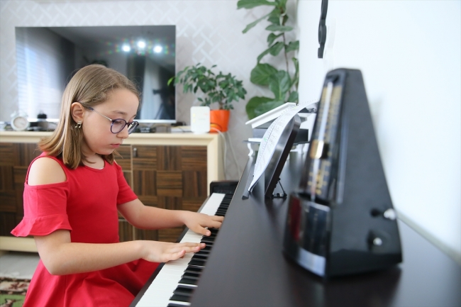 Piyanonun parlak çocuğu İtalya'daki yarışmaya hazırlanıyor