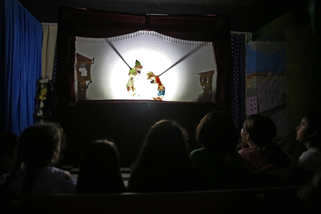 Çeyrek asırlık Karagöz ustası