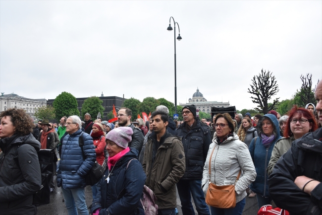 Avusturya'da hükümetin Müslüman ve mülteci karşıtı politikaları protesto edildi
