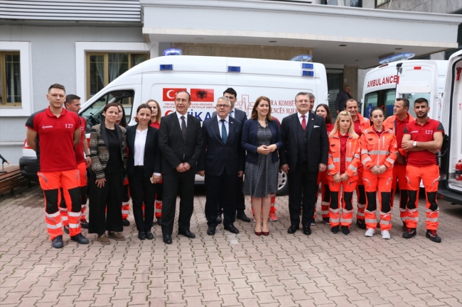 TİKA'dan Arnavutluk'a 5 ambulans hibe edildi
