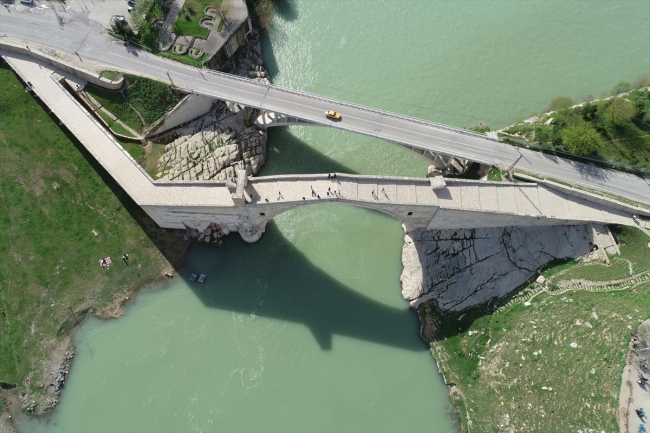 Tarihi köprüleriyle Diyarbakır