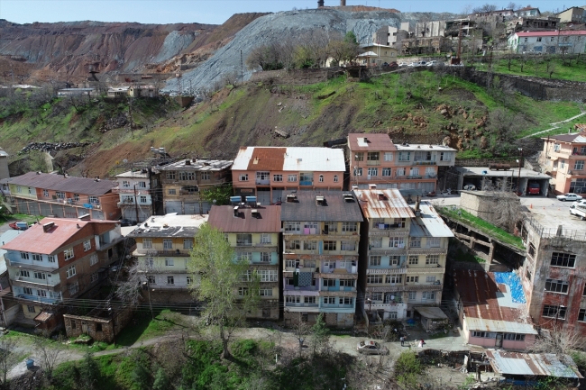 Elazığ Maden'de heyelan riski bulunan ev ve iş yerleri tahliye ediliyor