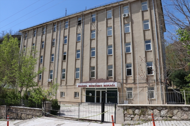 Elazığ Maden'de heyelan riski bulunan ev ve iş yerleri tahliye ediliyor