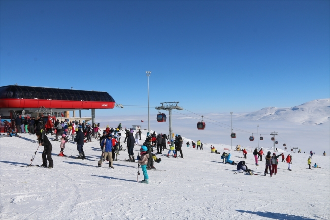 Erciyes Kayak Merkezi 2 milyonu aşkın ziyaretçiyi ağırladı