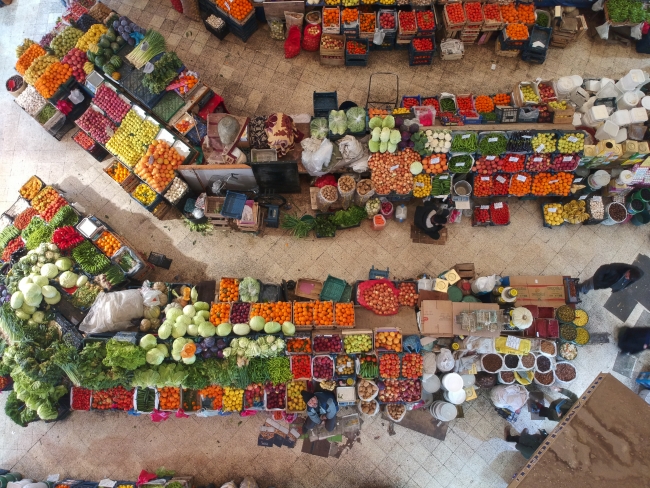 Konya'nın "asırlık alışveriş merkezi" Melike Hatun Çarşısı
