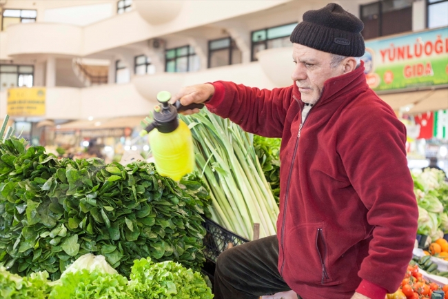 Konya'nın "asırlık alışveriş merkezi" Melike Hatun Çarşısı