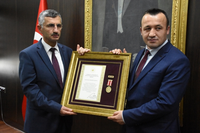 15 Temmuz gazilerine Devlet Övünç Madalyası verildi