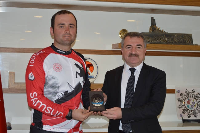 Ata'ya saygı için pedal çeviriyorlar