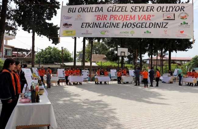 Öğrenciler ürünlerini organik pazarda satıyor