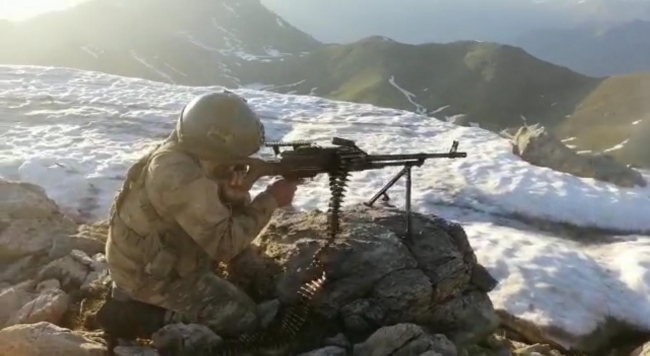 Siirt'te PKK'lı teröristlerin kullandığı sığınak imha edildi