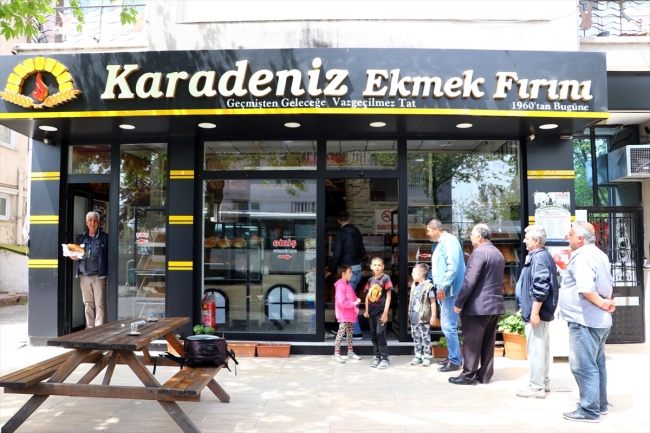 Ramazan pidesi raflarda yerini almaya başlıyor