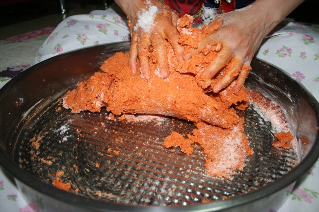 Ramazan lezzetlerini imece usulü hazırlıyorlar