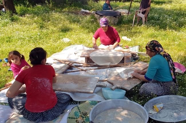 Ramazan lezzetlerini imece usulü hazırlıyorlar