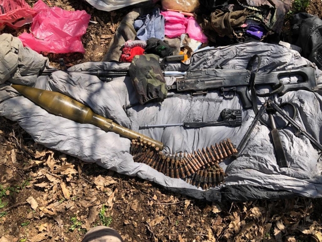 Terör operasyonunda toprağa gömülü mühimmat bulundu