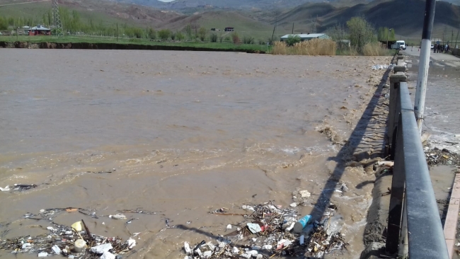 Kars'ta sağanak taşkınlara sebep oldu