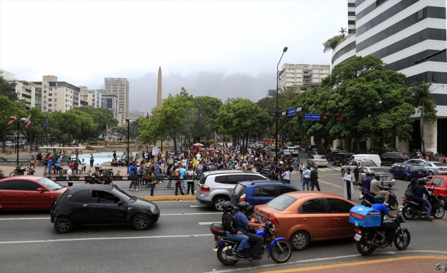 Venezuela'da Guaido'nun "sokağa çıkın" çağrısına yanıt yok