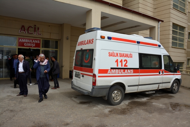 Şanlıurfa'da yolcu minibüsü devrildi: 8 yaralı