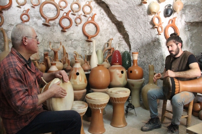 Nevşehirli çanak ustası toprağa ses veriyor