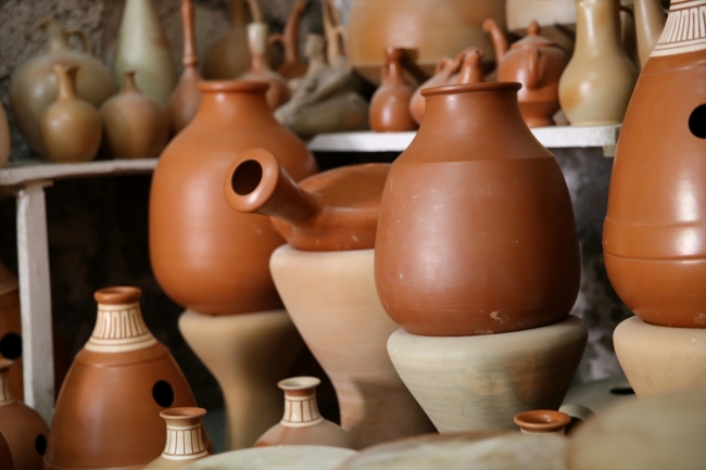 Nevşehirli çanak ustası toprağa ses veriyor