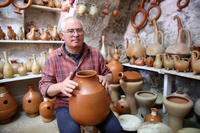 Nevşehirli çanak ustası toprağa ses veriyor