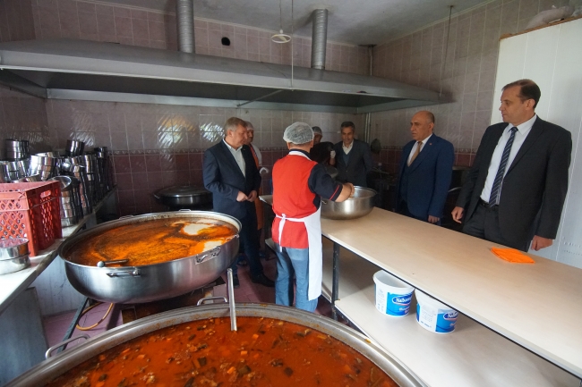 589 yıllık imarethane ihtiyaç sahiplerine ulaşıyor