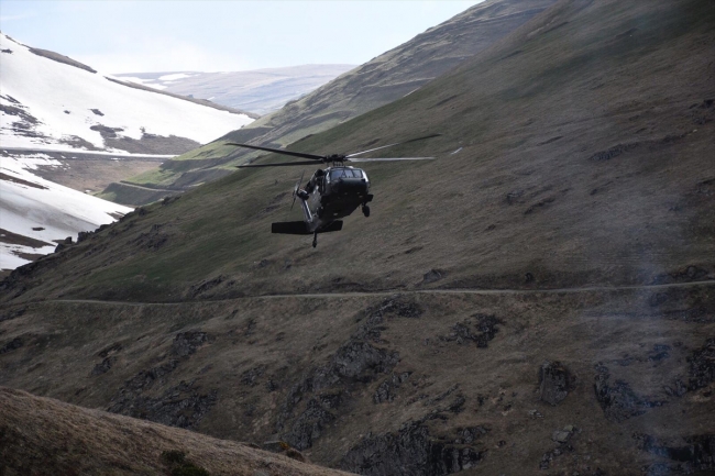 AA muhabiri çekim yaparken uçuruma yuvarlandı