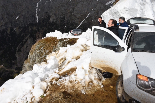 AA muhabiri çekim yaparken uçuruma yuvarlandı
