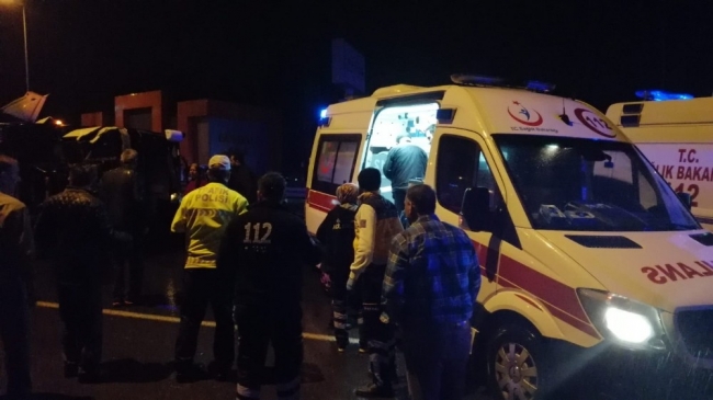Kayseri'de işçi servisi devrildi: 19 yaralı
