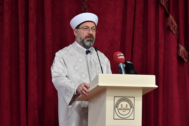 Diyanet İşleri Başkanı Erbaş, şehit yakınları ve gazilerle iftarda buluştu