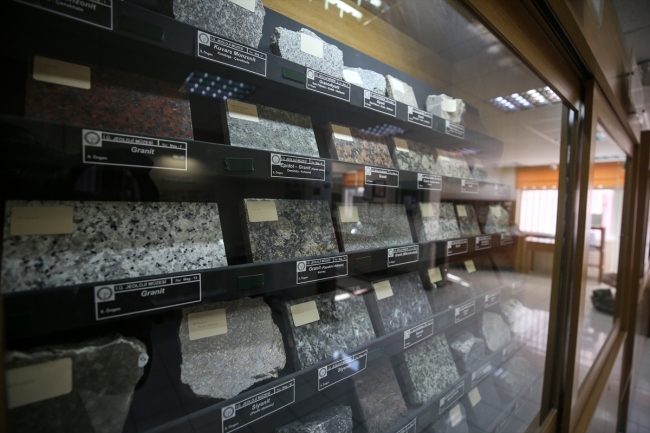 İstanbul Üniversitesi Cerrahpaşa Jeoloji Müzesi 8 binden fazla esere ev sahipliği yapıyor