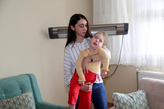 Hasta ikizlerin ailesi yardım bekliyor