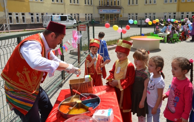 "Tekne orucu" tutan çocuklar iftar yaptı