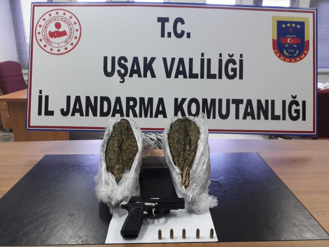 Fabrikasında esrar üreten iş insanı suçüstü yakalandı