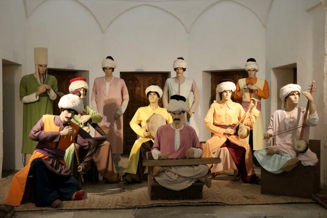 Sultan II. Bayezid Külliyesi Sağlık Müzesi ihtişamını koruyor