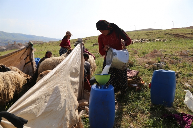 Göçerlerin ramazanda günler süren zorlu yolculuğu