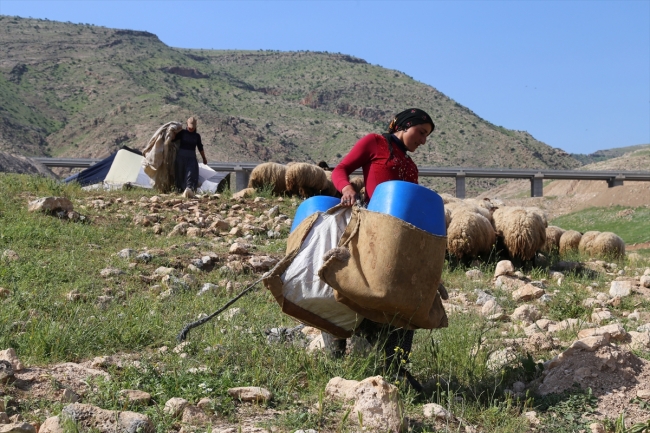 Göçerlerin ramazanda günler süren zorlu yolculuğu