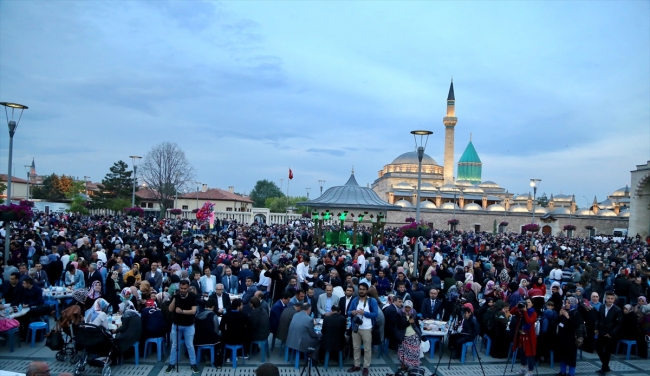 Diyanet İşleri Başkanı Erbaş: Türkiye Diyanet Vakfı web sitesinden zekat verebilirsiniz