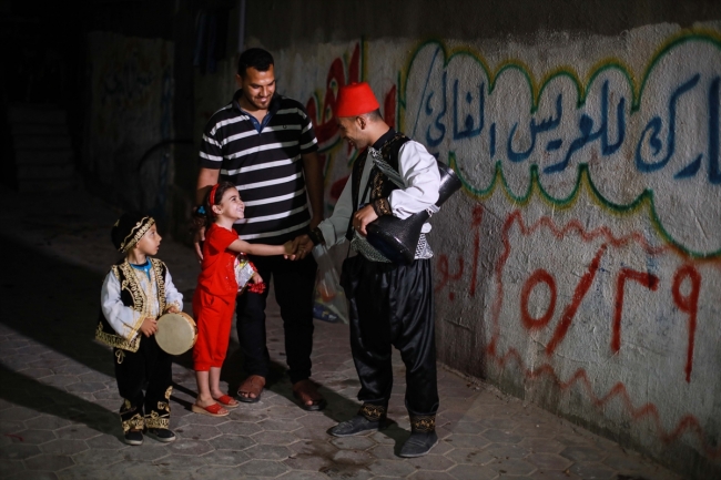 Gazze'nin 5 yaşındaki minik ramazan davulcusu