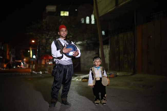 Gazze'nin 5 yaşındaki minik ramazan davulcusu