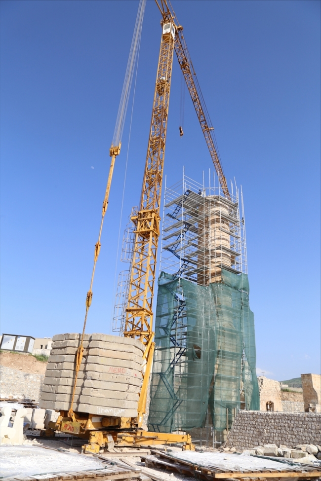 612 yıllık minare yeni yerinde yükseliyor