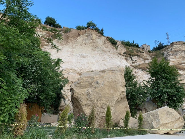 Şanlıurfa'da bir haftada ikinci heyelan: 13 ev boşaltıldı